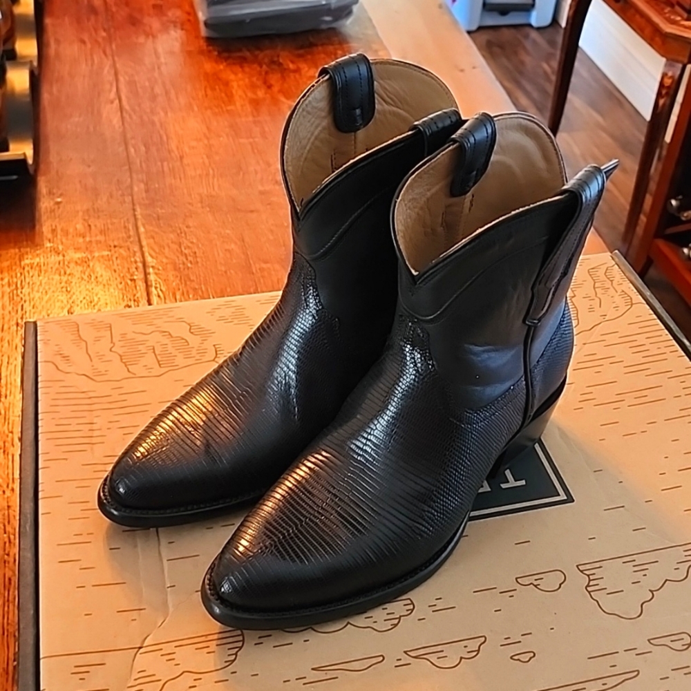 Tecovas The Casey, 7.5, Black